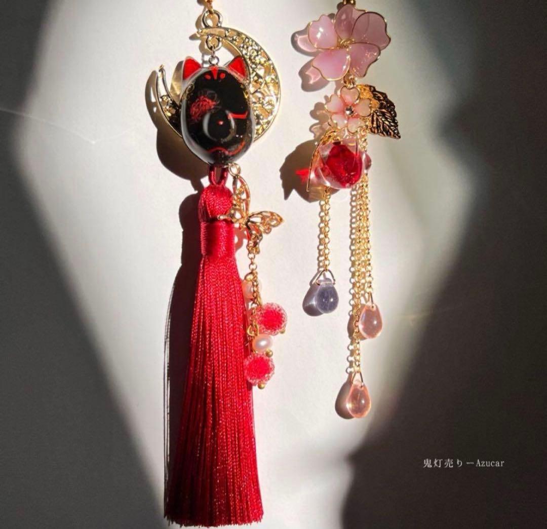 彼岸花柄の黒狐面と鬼灯と桜の和風ピアス イヤリング　春アクセサリ